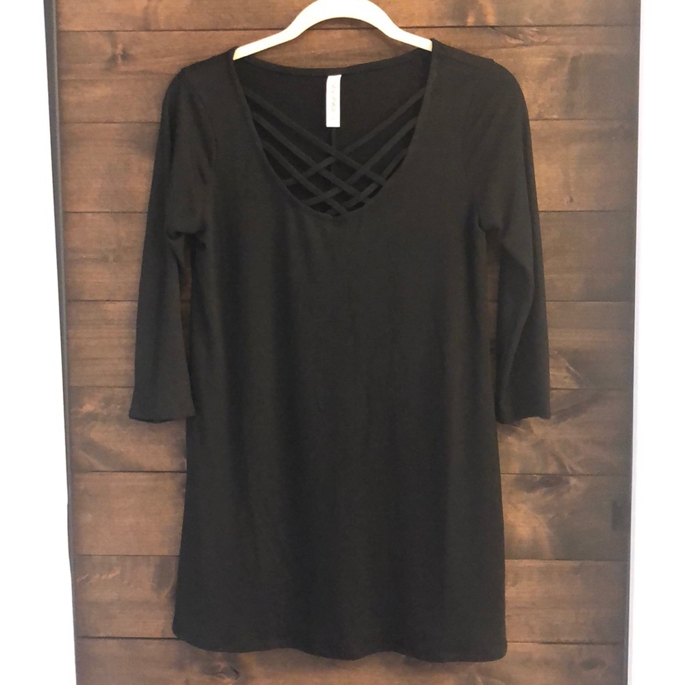 NWOT Crisscross Top 3/4 sleeves